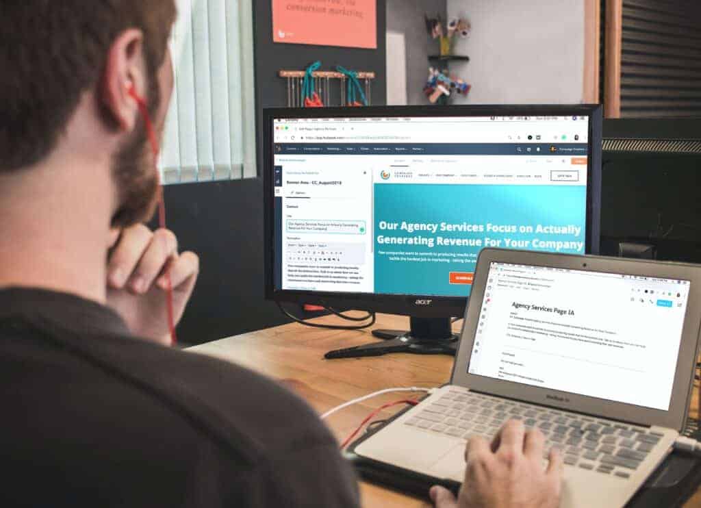 Man creating website campaigns